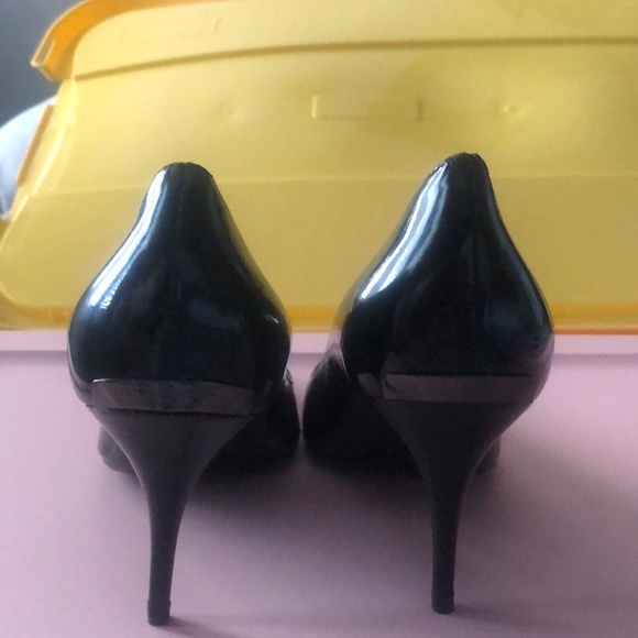 Burberry Black Patent Leather PointToe pumps40 - Picture 11 of 12